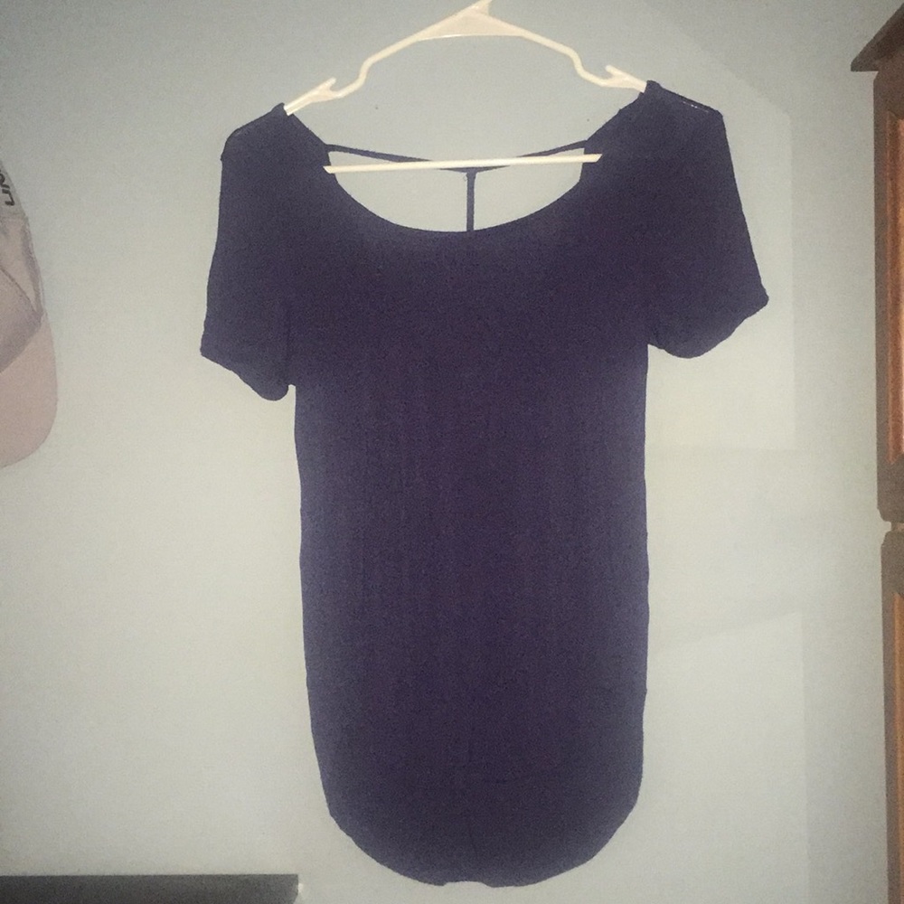 ▫️open back t-shirt